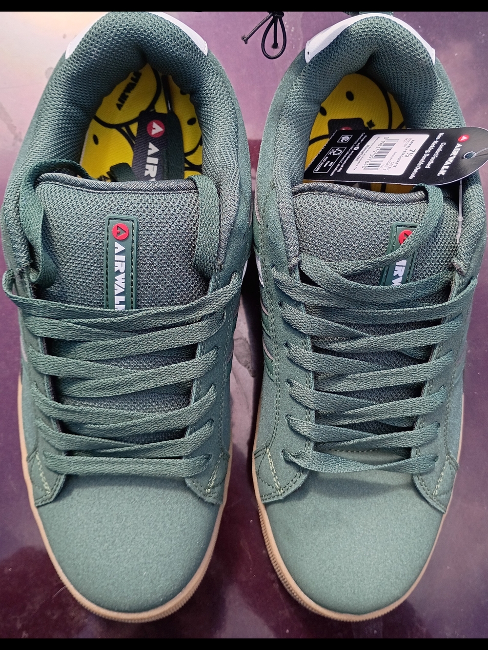Airwalk Green Low-Top Sneakers with Gum Soles - Picture 3 of 9